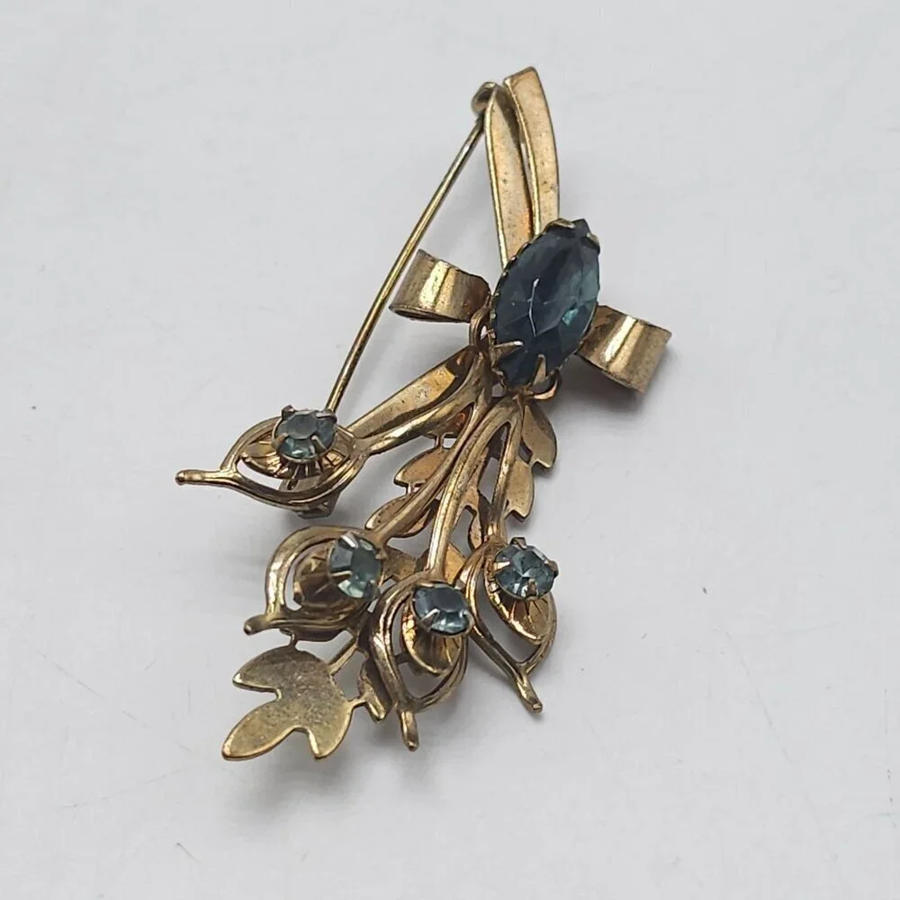 Vintage Gold Tone Leaf Floral Blue Stone Brooch Pin Elegant Accessory